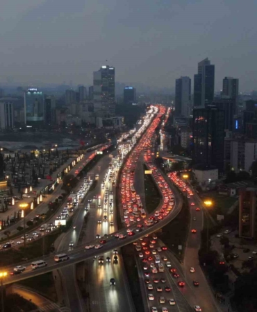 istanbul-anadolu-yakasinda-olusan-trafik-yogunlugu-havadan-goruntulendi-9Brzl1AY.jpg