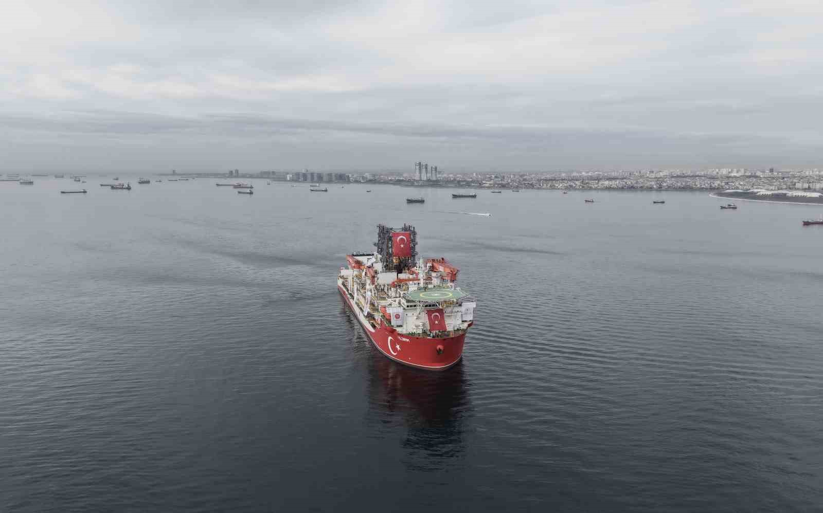 istanbul bogazina yaklasan turk sondaj gemisi havadan goruntulendi 2 hd4CrNGU
