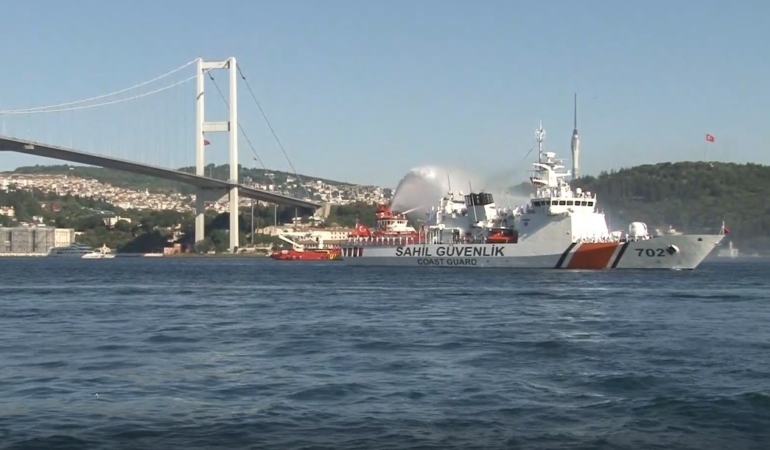 istanbul-bogazinda-15-temmuz-sehitleri-icin-tekne-korteji-olusturuldu-w6uac4Tb.jpg