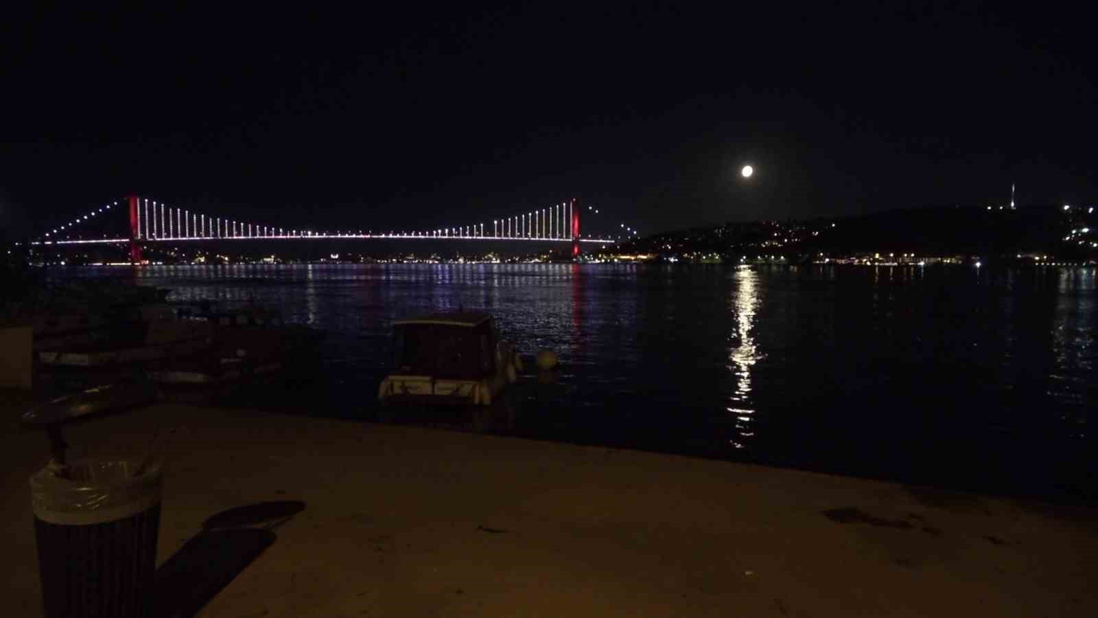 İstanbul Boğazı’nda yakamoz manzarası 4 istanbul bogazinda yakamoz manzarasi 0