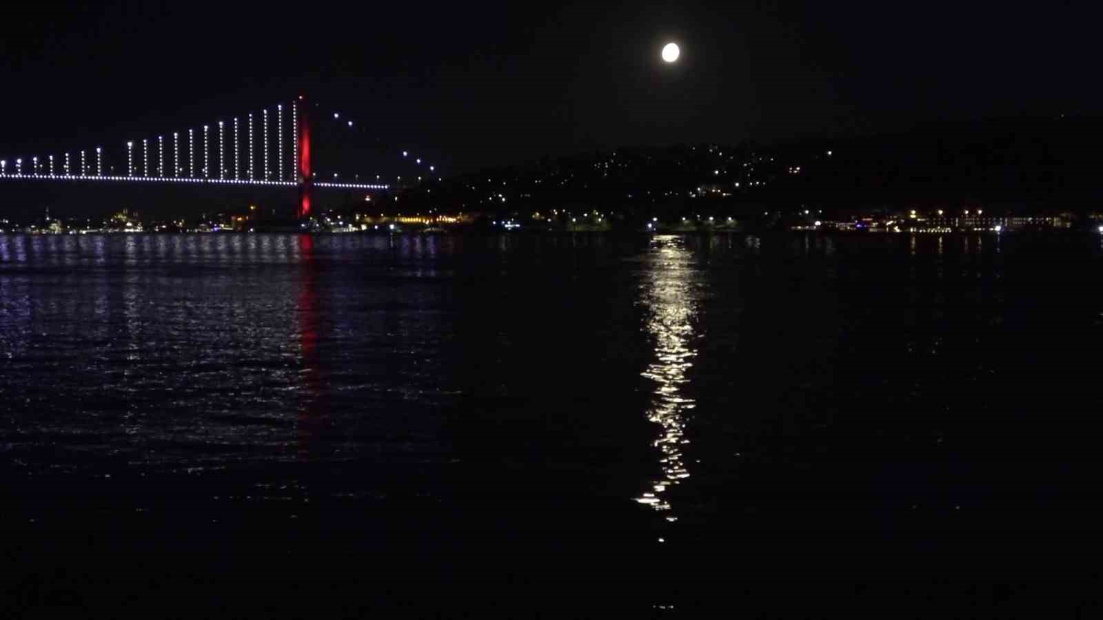 İstanbul Boğazı’nda yakamoz manzarası 5 istanbul bogazinda yakamoz manzarasi 1 8uCLp6vA