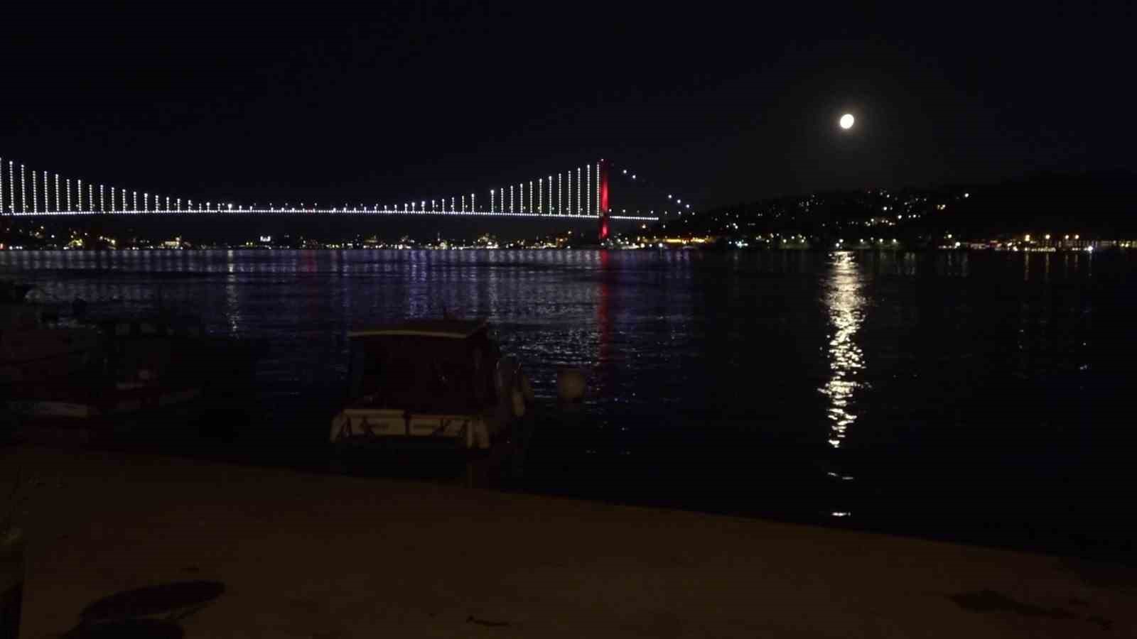 İstanbul Boğazı’nda yakamoz manzarası 8 istanbul bogazinda yakamoz manzarasi 4 mIBqZcNa