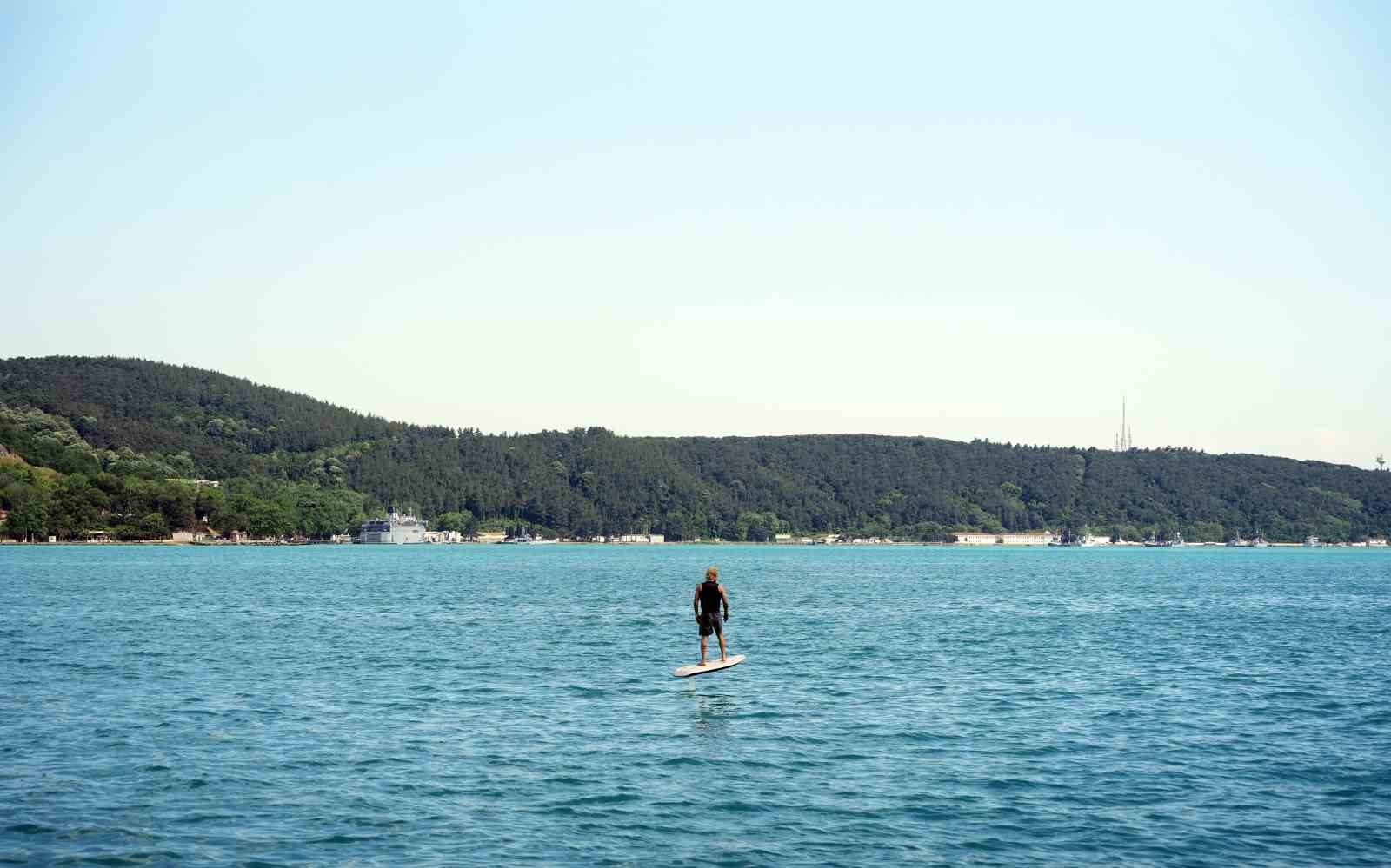 istanbul bogazinin turkuaz sularinda elektrikli sorf 4 RXdaKXY5