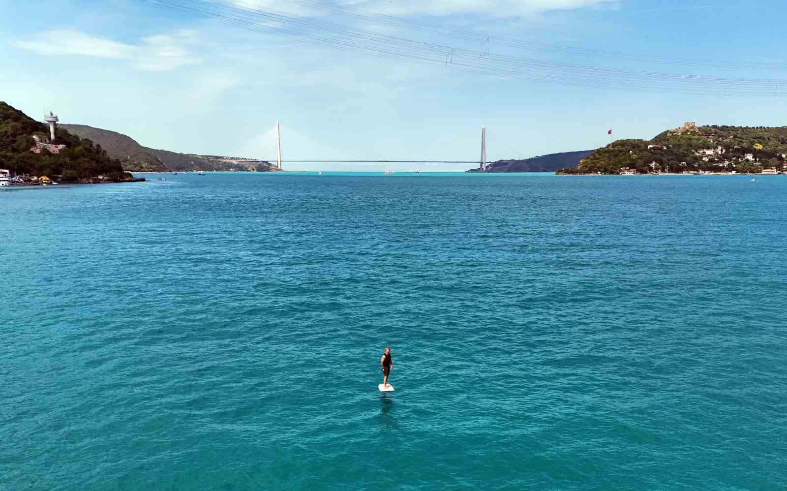 istanbul bogazinin turkuaz sularinda elektrikli sorf 7