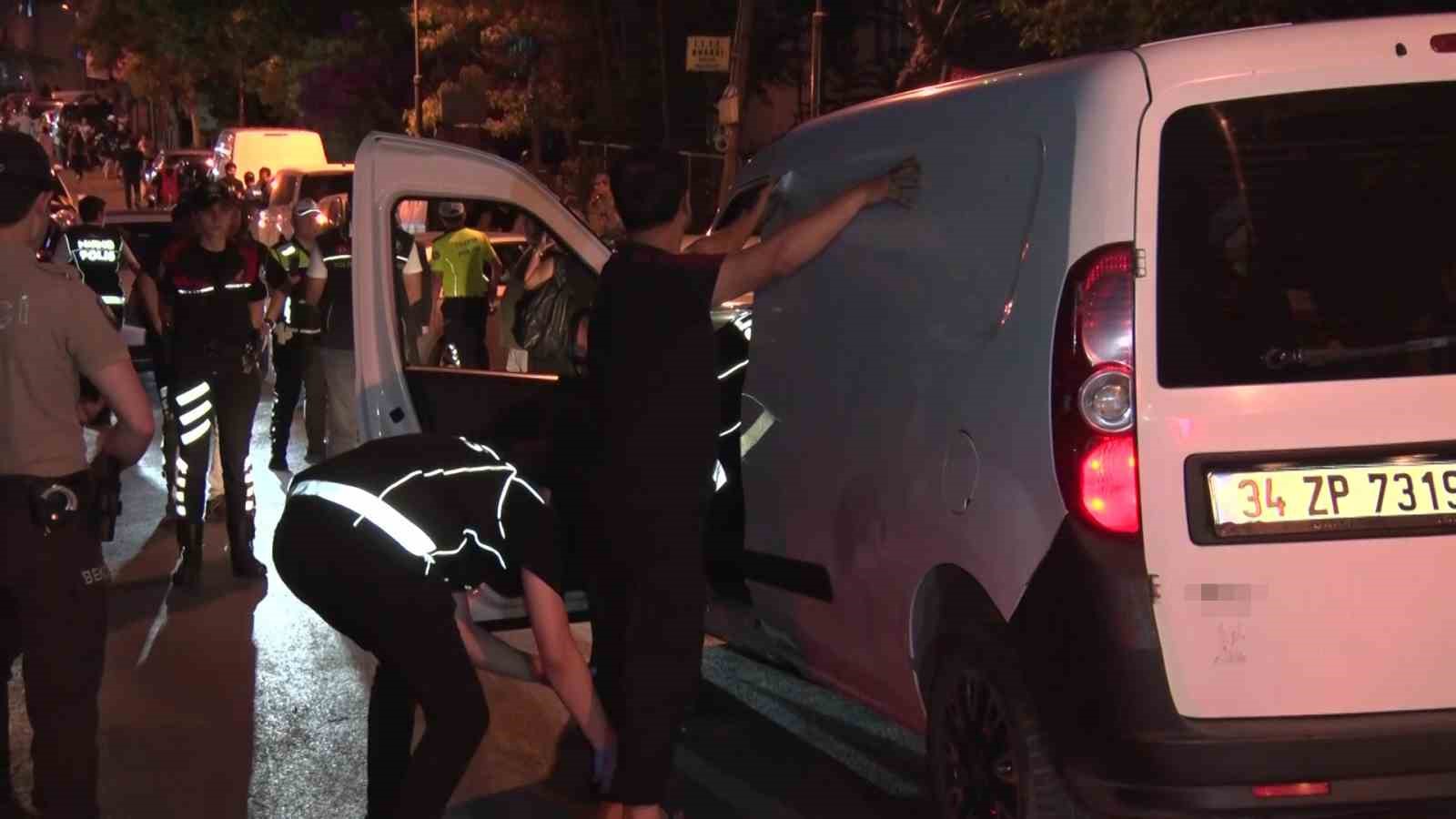 istanbul emniyet muduru yildiz sislideki narkotik ve asayis denetimine katildi 10 DyAabPJT