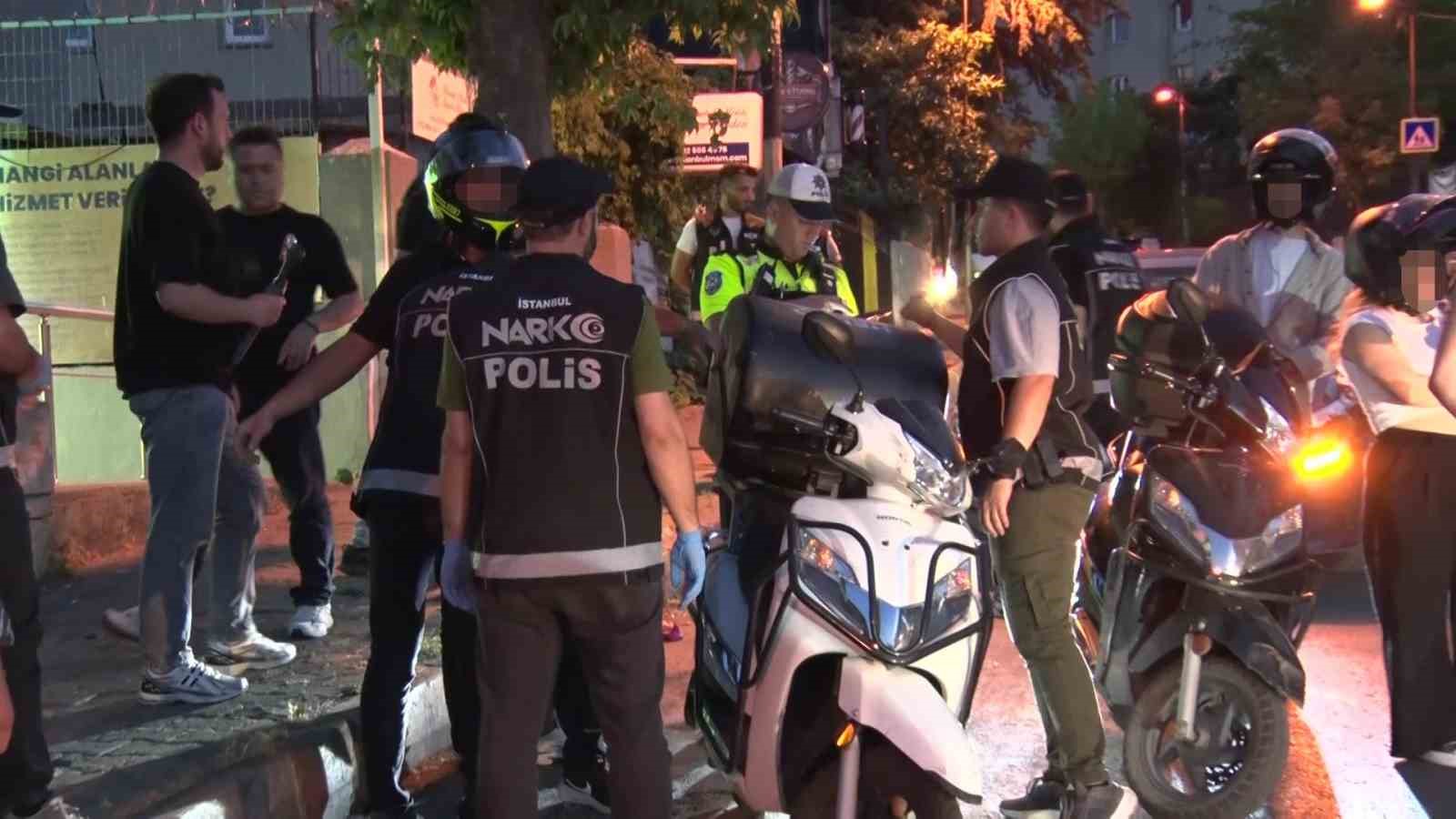 istanbul emniyet muduru yildiz sislideki narkotik ve asayis denetimine katildi 9 Optfd65w