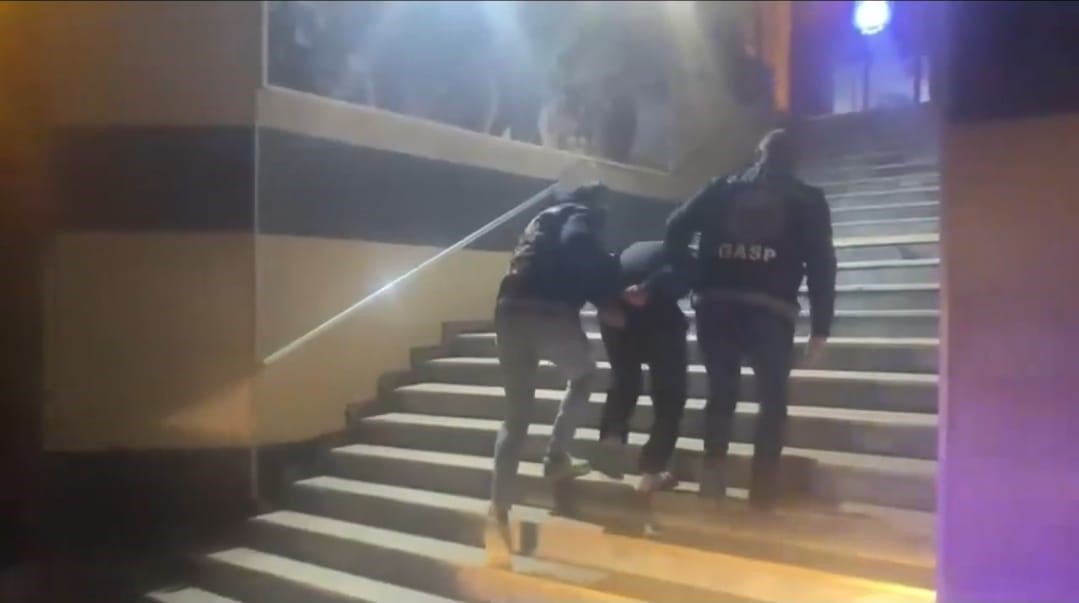 istanbul emniyetinden operasyon 10 gozalti 0 JDs5Xuw9