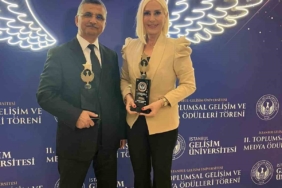 Her gün heyecanla çöp kamyonlarının yolunu gözleyen minik Ahmed’e işçilerden sürpriz ziyaret 3 thumbnail