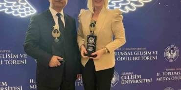 istanbul-gelisim-universitesi-11-toplumsal-gelisim-ve-medya-odulleri-sahiplerini-buldu-L7ZJJa89.jpg