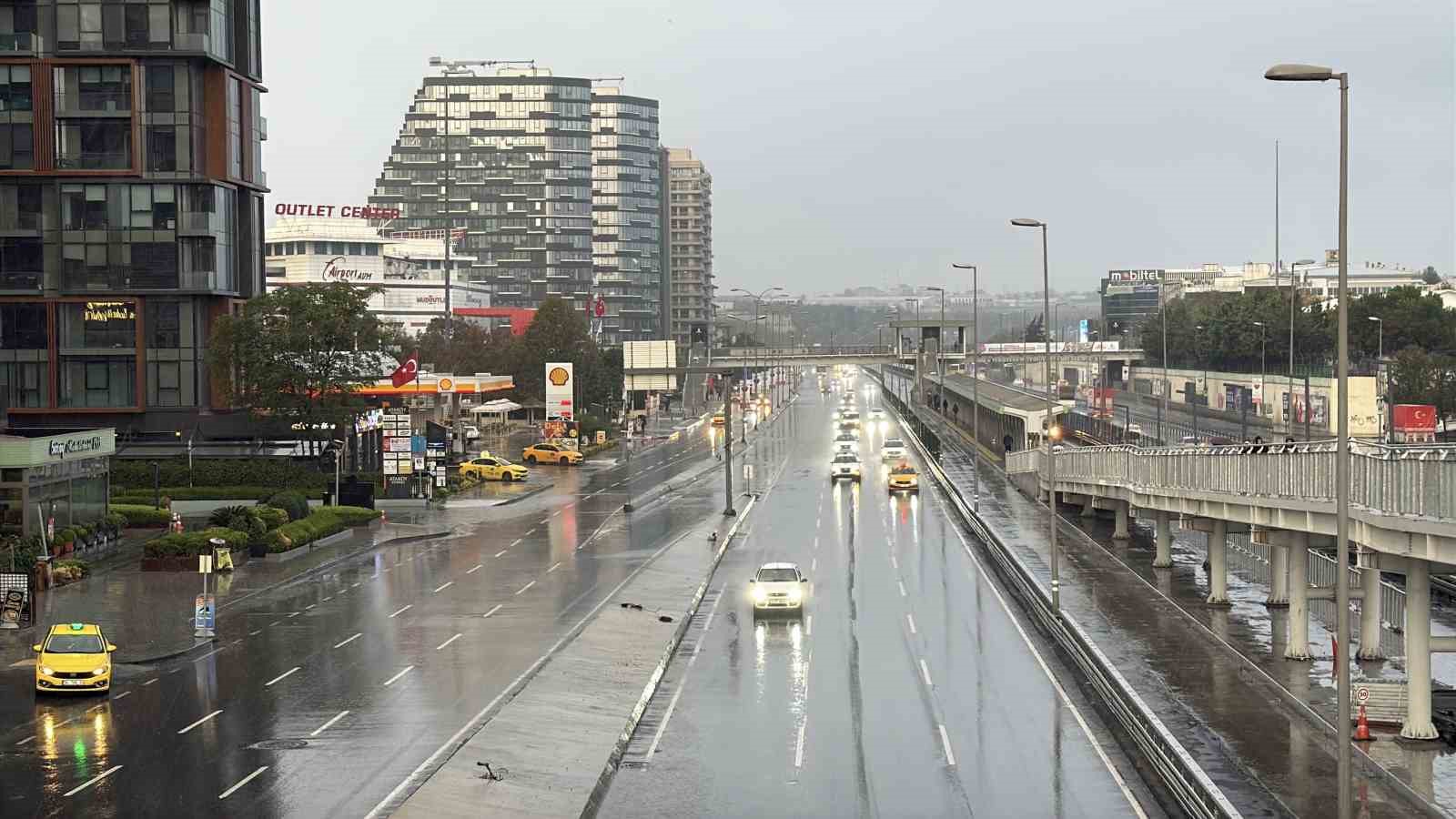 istanbul gune yagmurla basladi 1 CM9vrO1q