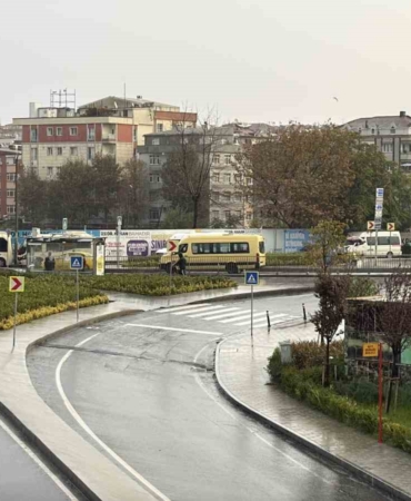 istanbul-gune-yagmurla-basladi-zYsUTrhb.jpg