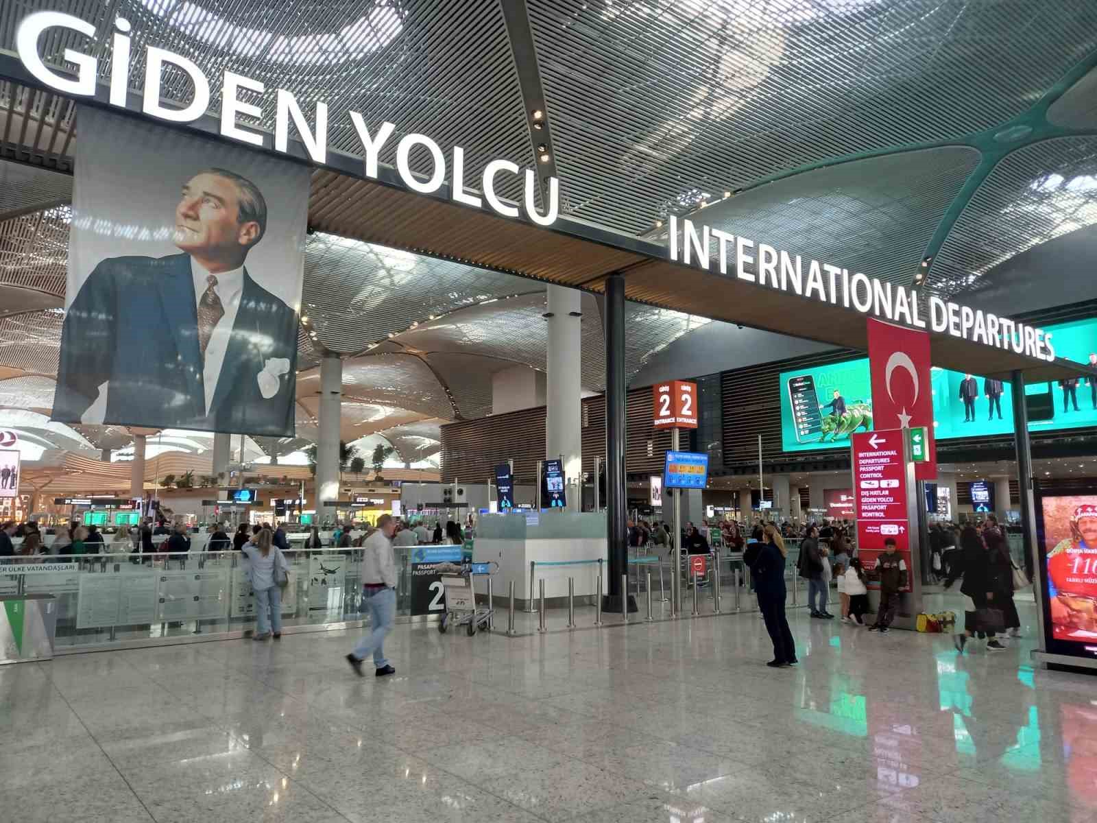 istanbul havalimaninda ataturke saygi toreni 12 WKkMZBYQ