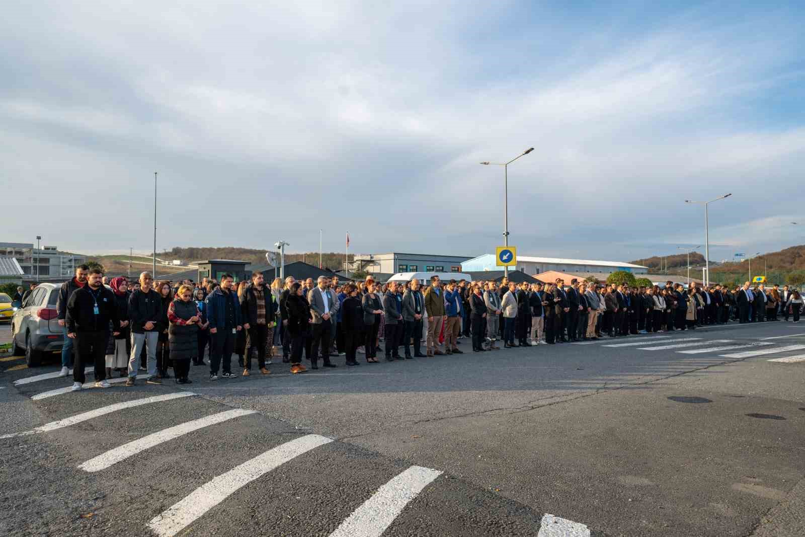 istanbul havalimaninda ataturke saygi toreni 2 hXNsIOvN