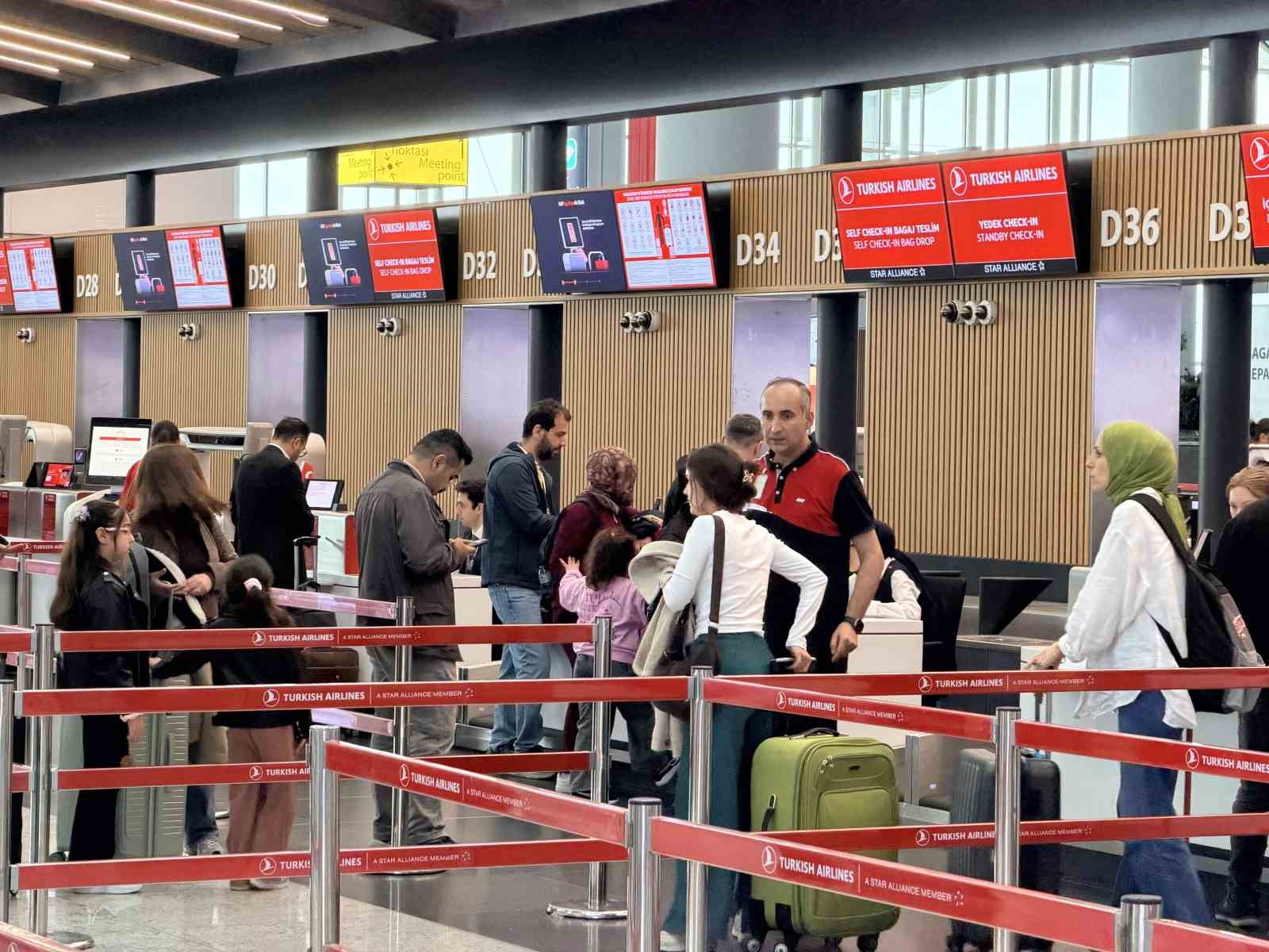 istanbul havalimaninda bayram hareketliligi basladi 1 CKcECIB5