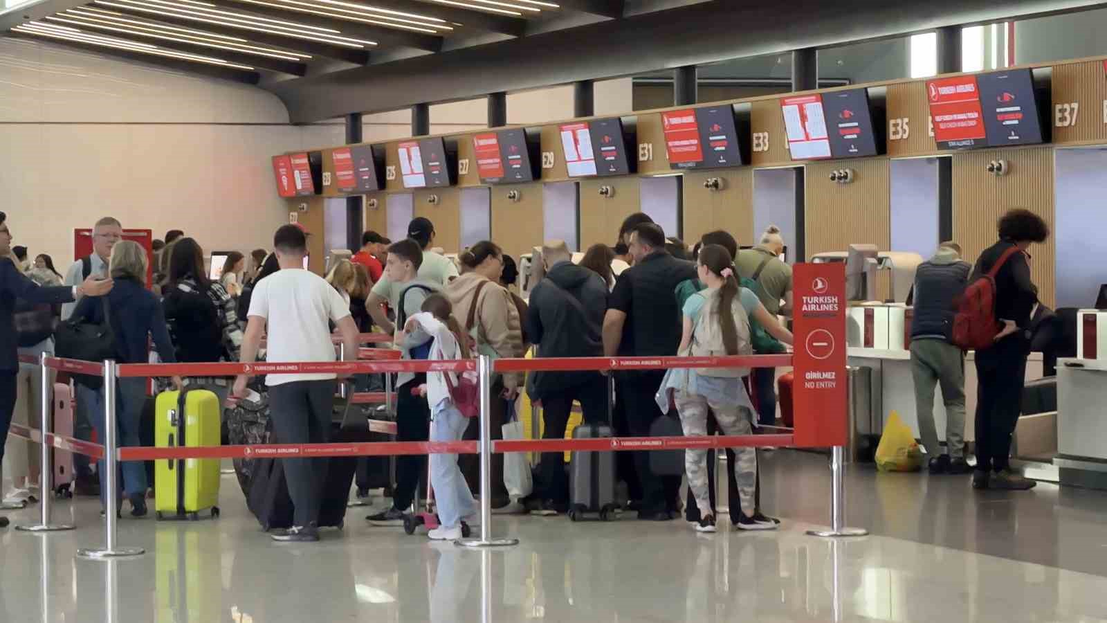 istanbul havalimaninda bayram hareketliligi basladi 2 S9TAgReb