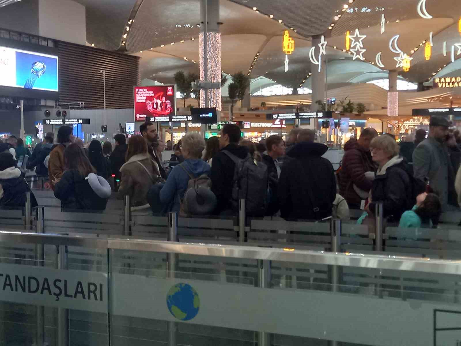 istanbul havalimaninda ramazan bayrami yogunlugu 2 238pR3wM