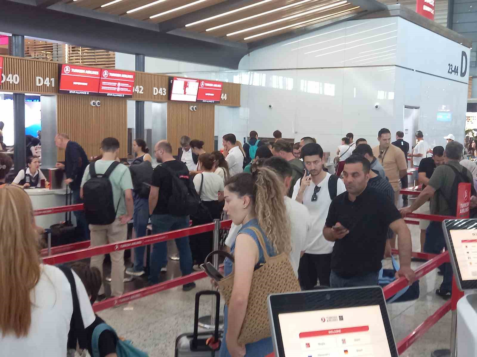 istanbul havalimaninda yaz tatili yogunlugu 0 yMprEKAn