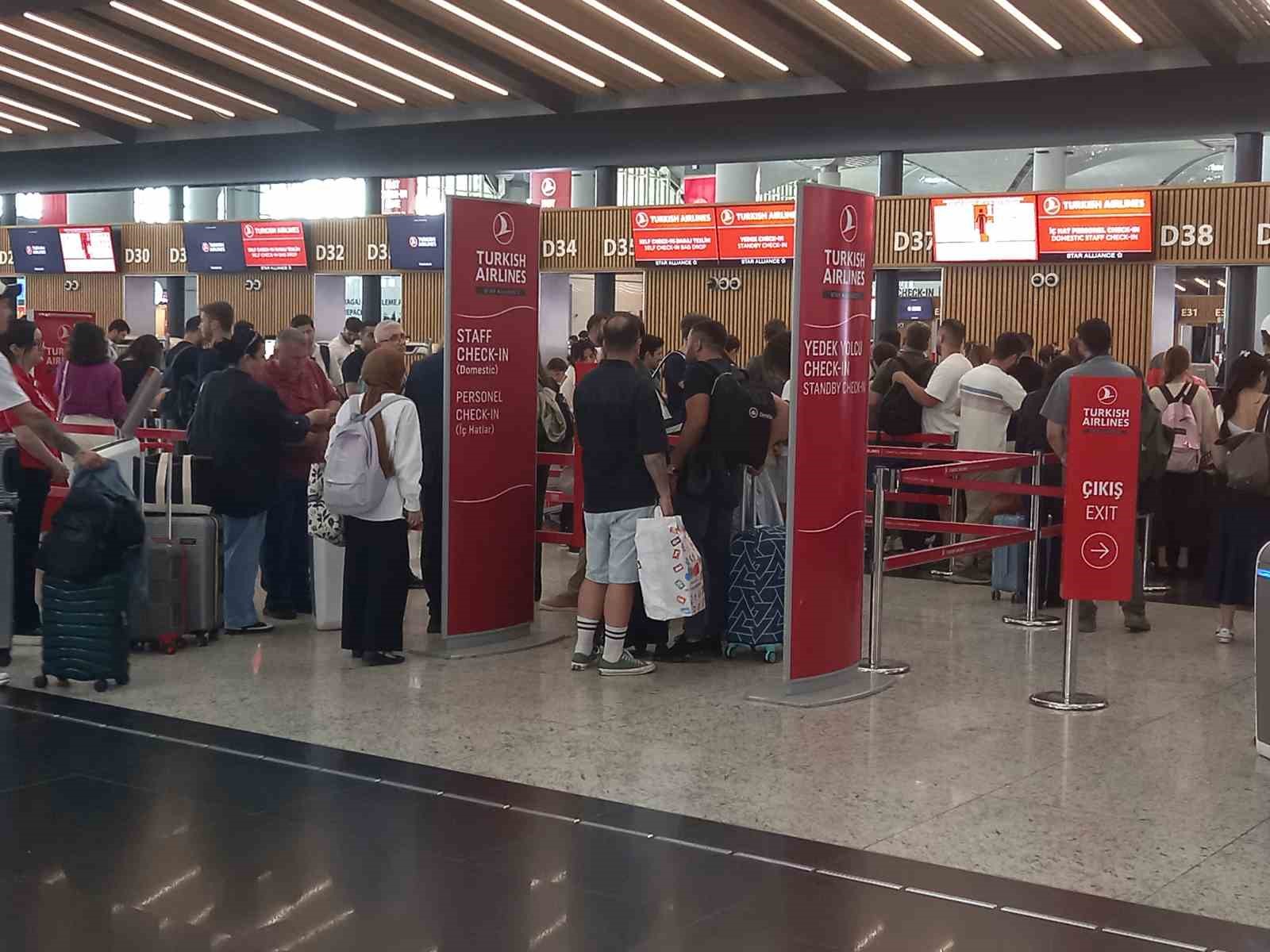 istanbul havalimaninda yaz tatili yogunlugu 1