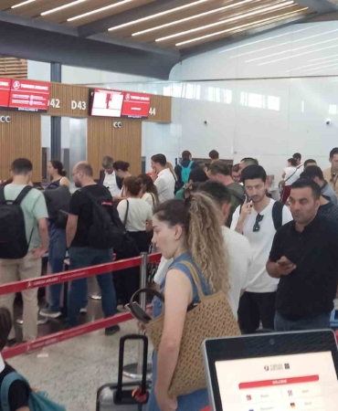 istanbul-havalimaninda-yaz-tatili-yogunlugu-URXBSkZ7.jpg