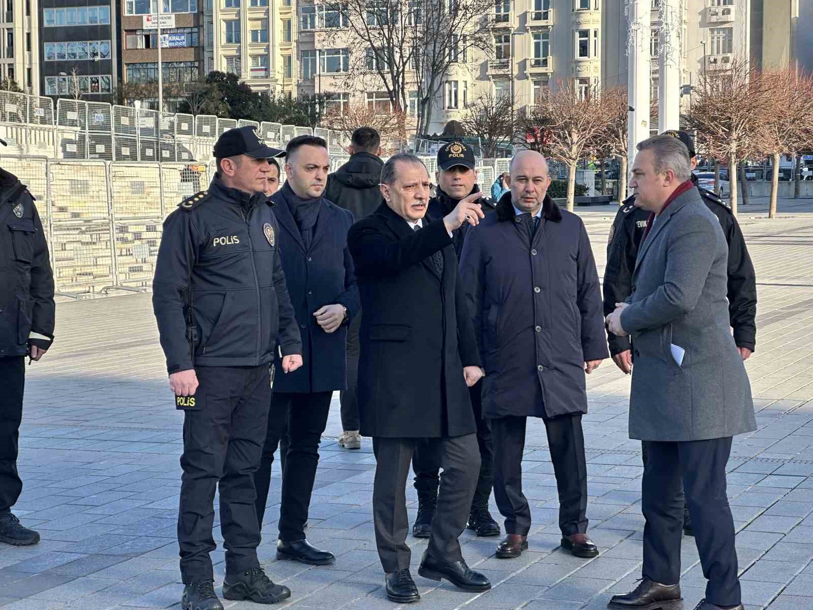 İstanbul İl Emniyet Müdürü Selami Yıldız: "Suçla mücadelede teknolojinin bütün imkanlarından faydalanıyoruz" 5 istanbul il emniyet muduru selami yildiz sucla mucadelede teknolojinin butun imkanlarindan faydalaniyoruz 1 UFBhYlZk