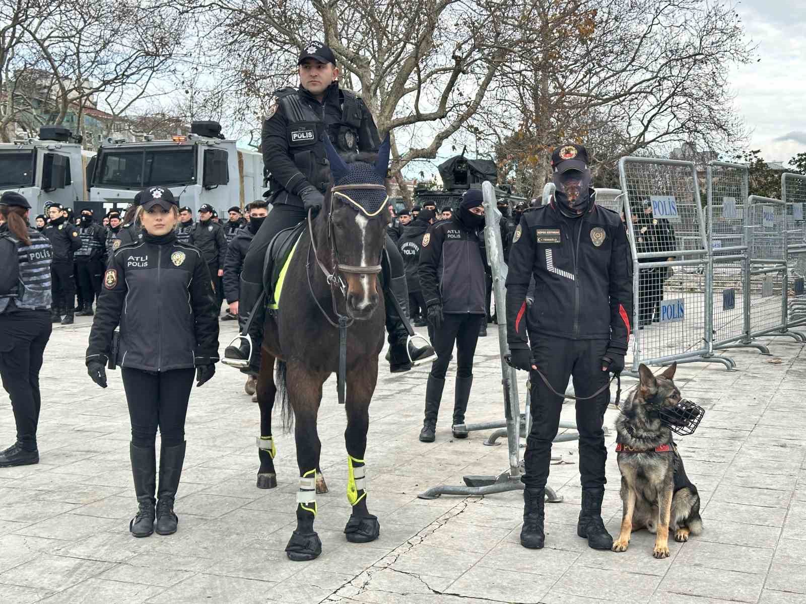 İstanbul İl Emniyet Müdürü Selami Yıldız: "Suçla mücadelede teknolojinin bütün imkanlarından faydalanıyoruz" 7 istanbul il emniyet muduru selami yildiz sucla mucadelede teknolojinin butun imkanlarindan faydalaniyoruz 3 HmVMBGum