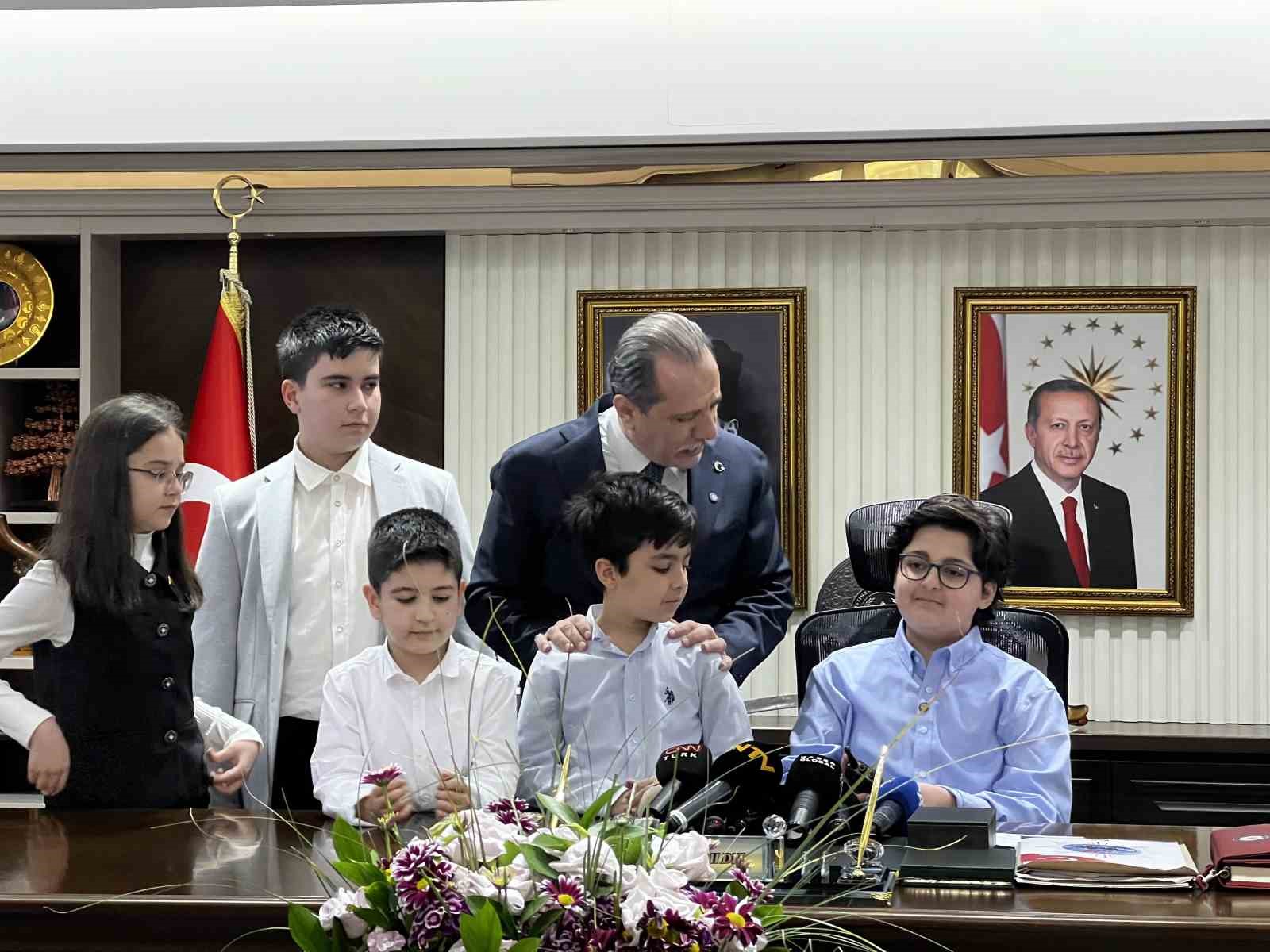 istanbul il emniyet muduru yildiz koltugunu sehit cocuguna devretti 1