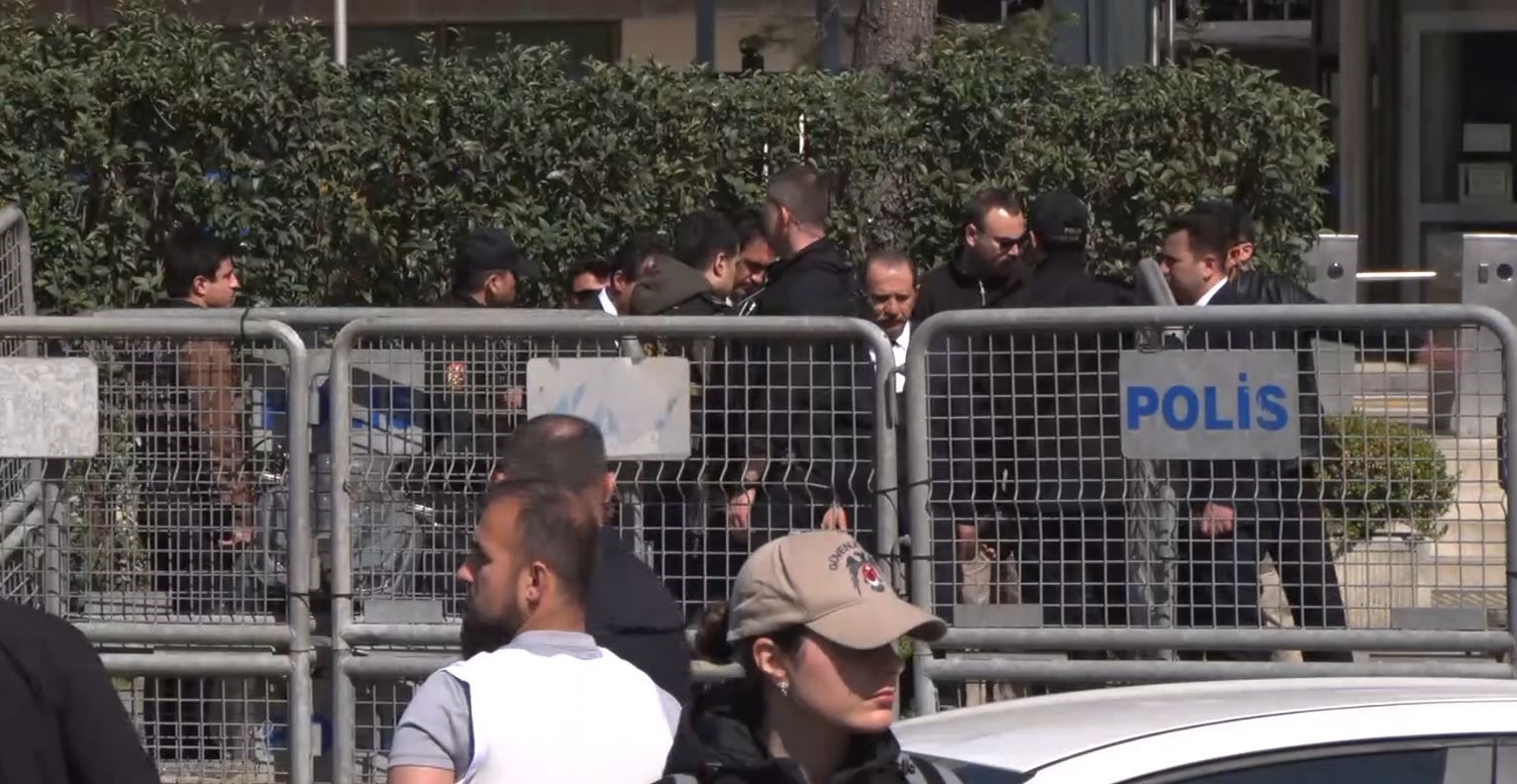 istanbul il emniyet muduru yildiz leventte catismanin oldugu bolgede inceleme yapti 0 wgzdLnn1