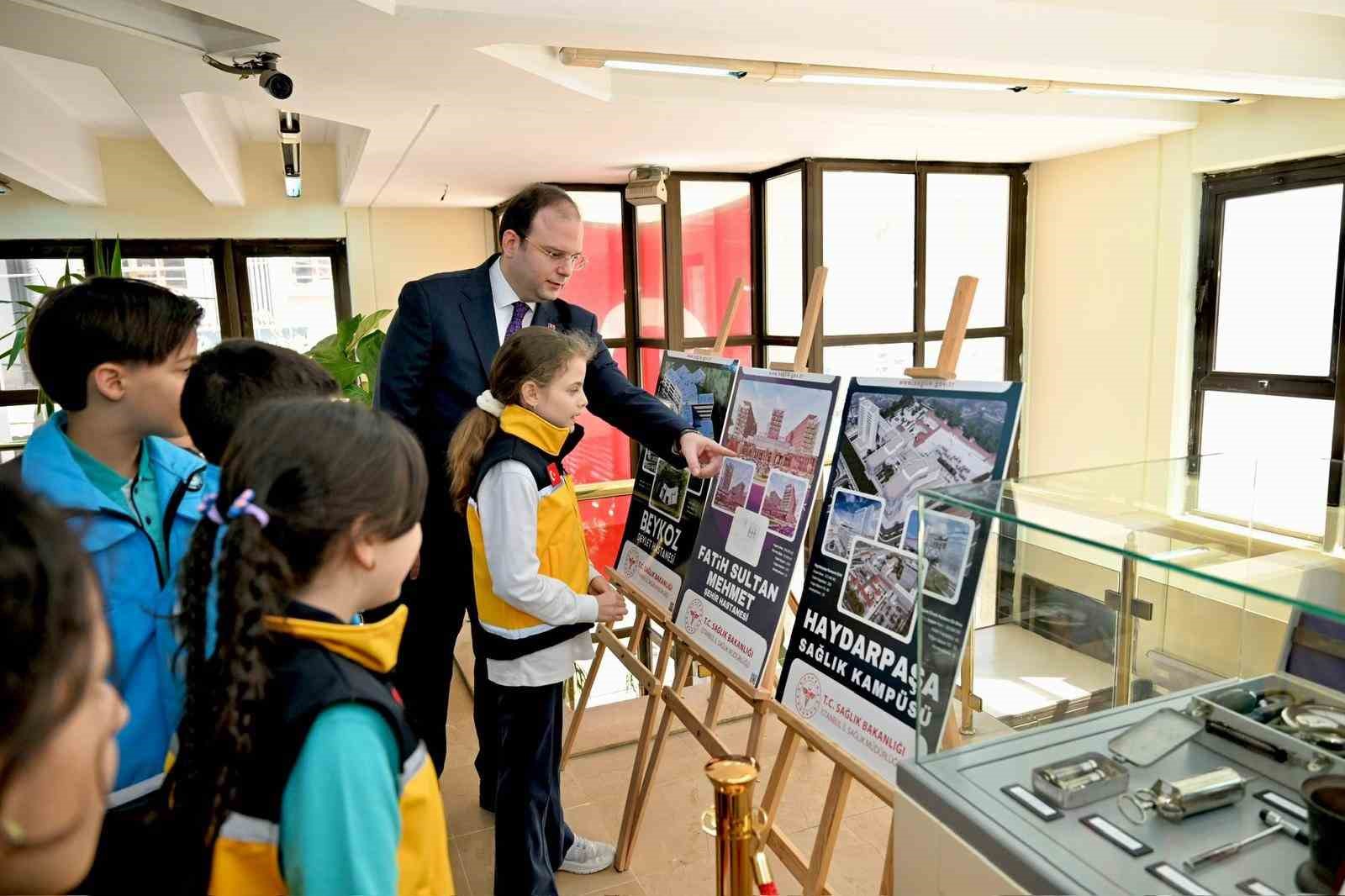 istanbul il saglik muduru doc dr abdullah emre guner cocuklari makaminda agirladi 2 KBc6P61h