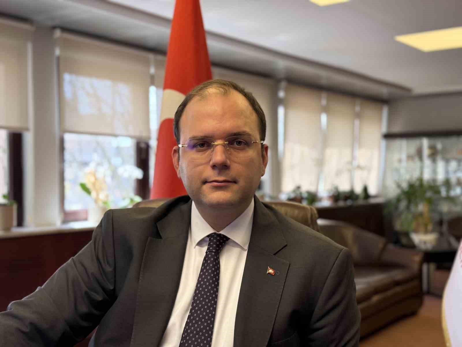 istanbul il saglik muduru doc dr guner 1 yilda 300 kere doktora giden hasta PmznCTQi