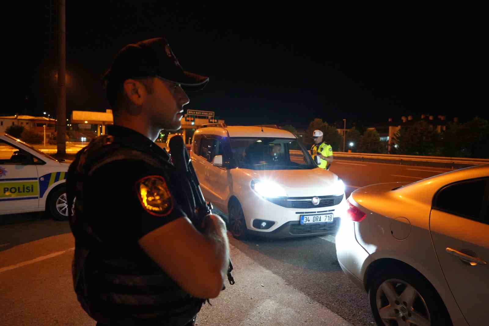 İstanbul ile Ankara’nın köprüsü Bolu geçişinde NATO denetimleri 6 istanbul ile ankaranin koprusu bolu gecisinde nato denetimleri 2 rItrqQN4