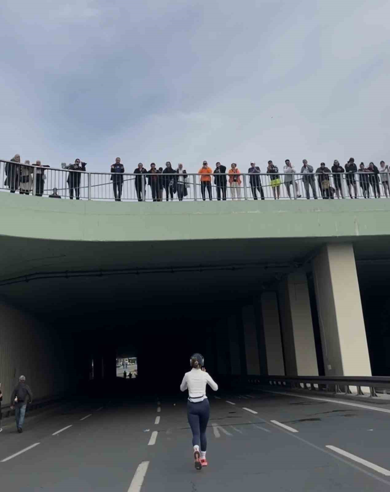 istanbul maratonunda sonuncu olan kosucu birinciden daha populer oldu 1 EYwhy3Wv