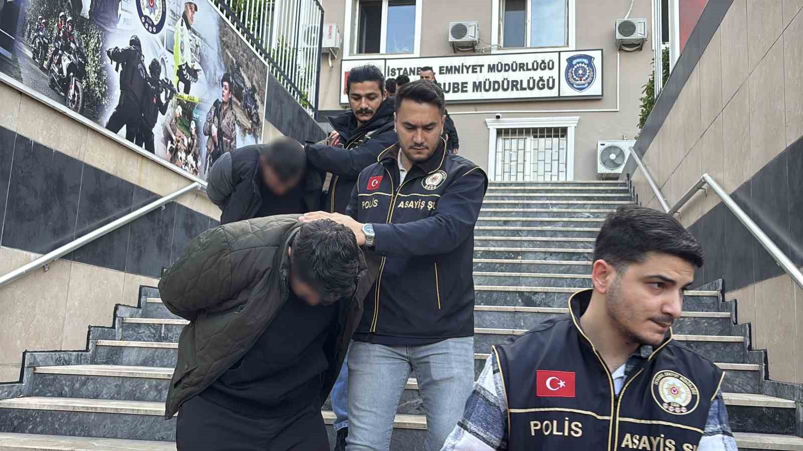 İstanbul merkezli 3 ilde düzenlenen "change oto’’ operasyonunda gözaltına alınan 16 şüpheli adliyeye sevk edildi 5 istanbul merkezli 3 ilde duzenlenen change oto operasyonunda gozaltina alinan 16 supheli adliyeye sevk