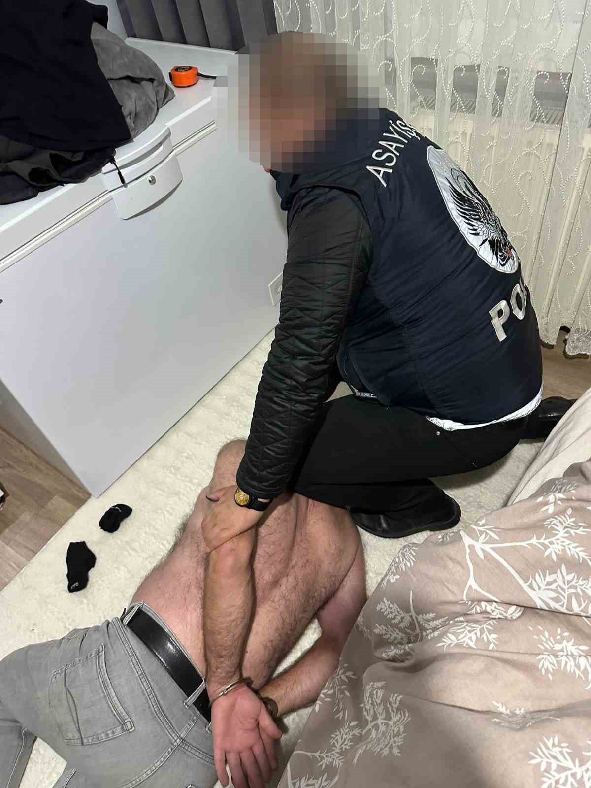 istanbul merkezli 3 ilde yeni nesli suc orgutune yonelik operasyon 105 adres arandi 89 pgZBS8Cd