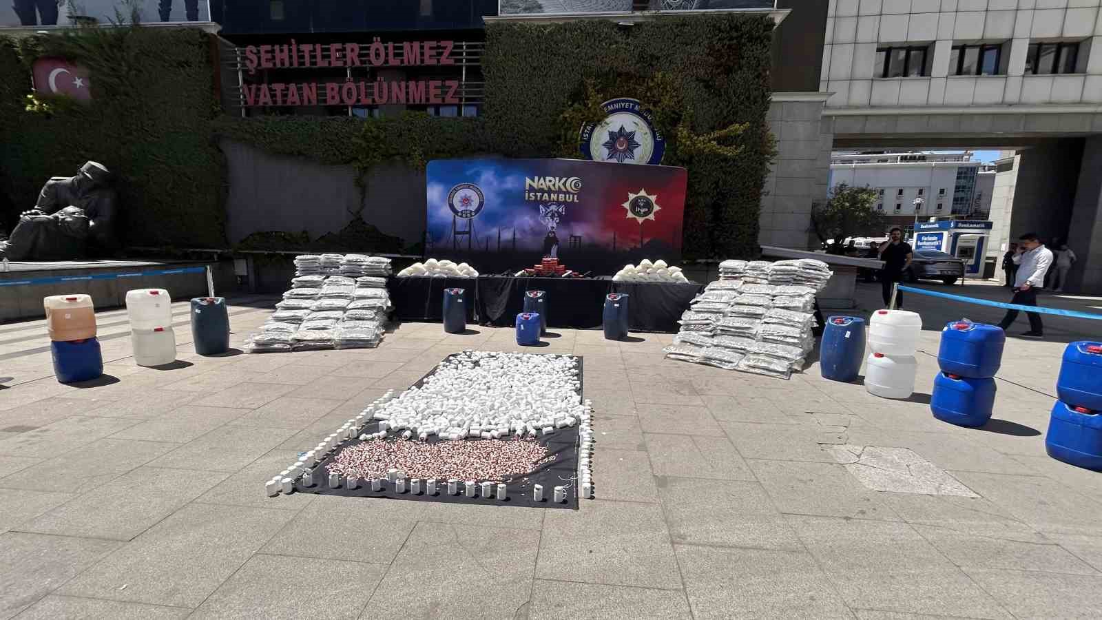 İstanbul merkezli 4 ilde uyuşturucu operasyonu: 110 gözaltı 5 istanbul merkezli 4 ilde uyusturucu operasyonu 110 gozalti 1 eRrczcf6