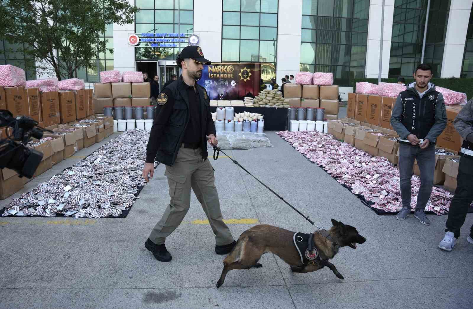 istanbul merkezli dev uyusturucu operasyonu 2 dsz9zHUV