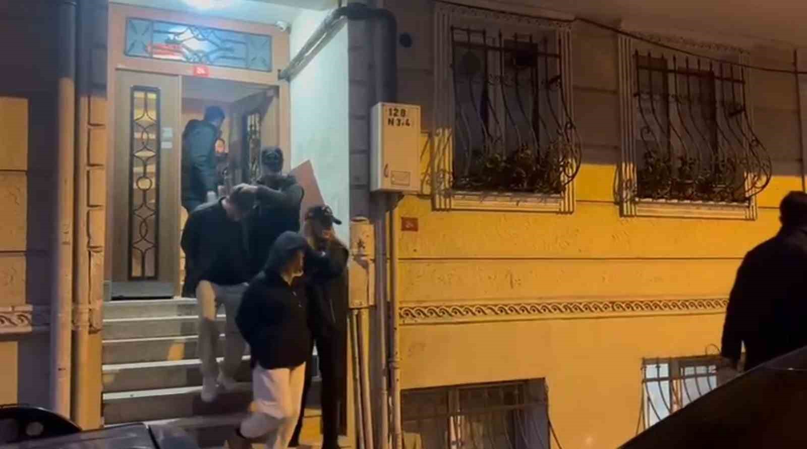 istanbul merkezli fuhus operasyonu 12 supheli yakalandi 7 magdur kadin kurtarildi 0 GgRgngIZ