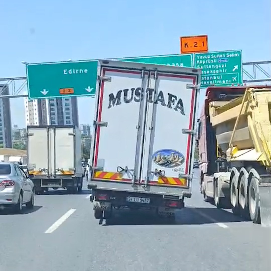 istanbul tem otoyolunda kamyonun tehlikeli yolculugu kamerada 0