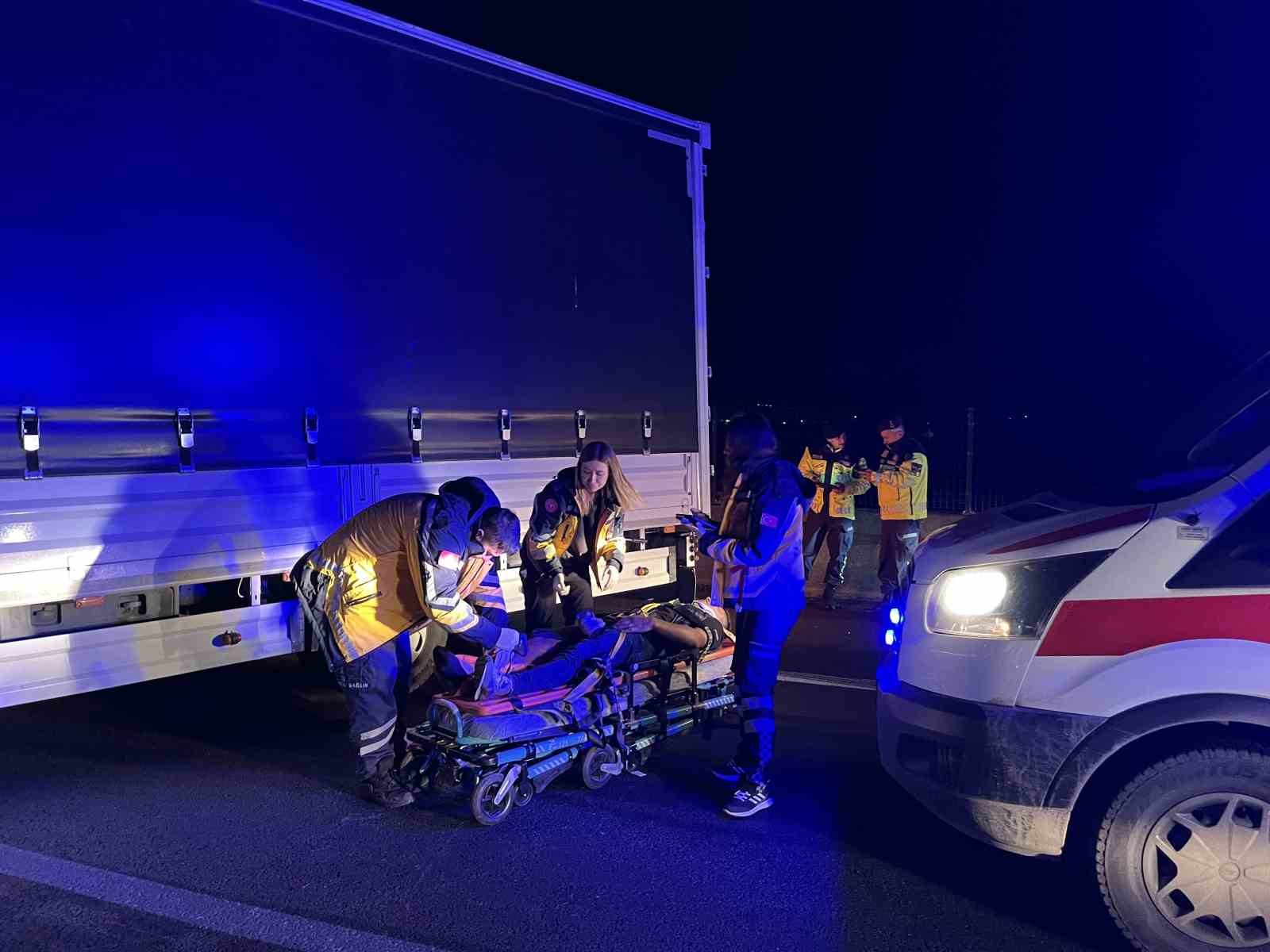 istanbul tem otoyolunda sikismali zincirleme kaza 4 yarali 4 V6yJ82mV