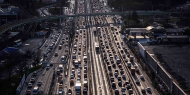 istanbul-trafiginin-ramazan-mesaisi-erkenden-baslayan-trafik-iftar-ile-gelen-sessizlik-TecskGek.jpg