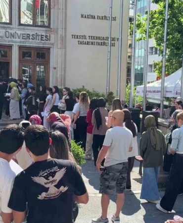 istanbul-universitesinde-yks-heyecani-6Z7bluNs.jpg