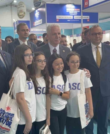 istanbul-valiligi-kitap-fuari-beylikduzunde-kapilarini-acti-MwCI6ulL.jpg