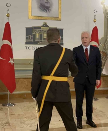 istanbul-valisi-davut-gul-cumhuriyetin-102inci-yildonumunde-tebrikleri-kabul-etti-sdxIXO9J.jpg
