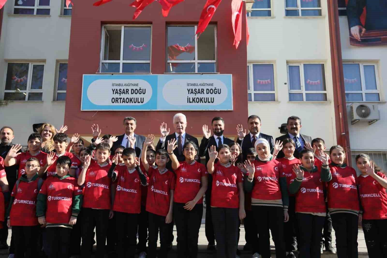 istanbul valisi davut gul istanbulda 1 milyon lisansli sporcu hedefimiz var 3 GYduOKuM