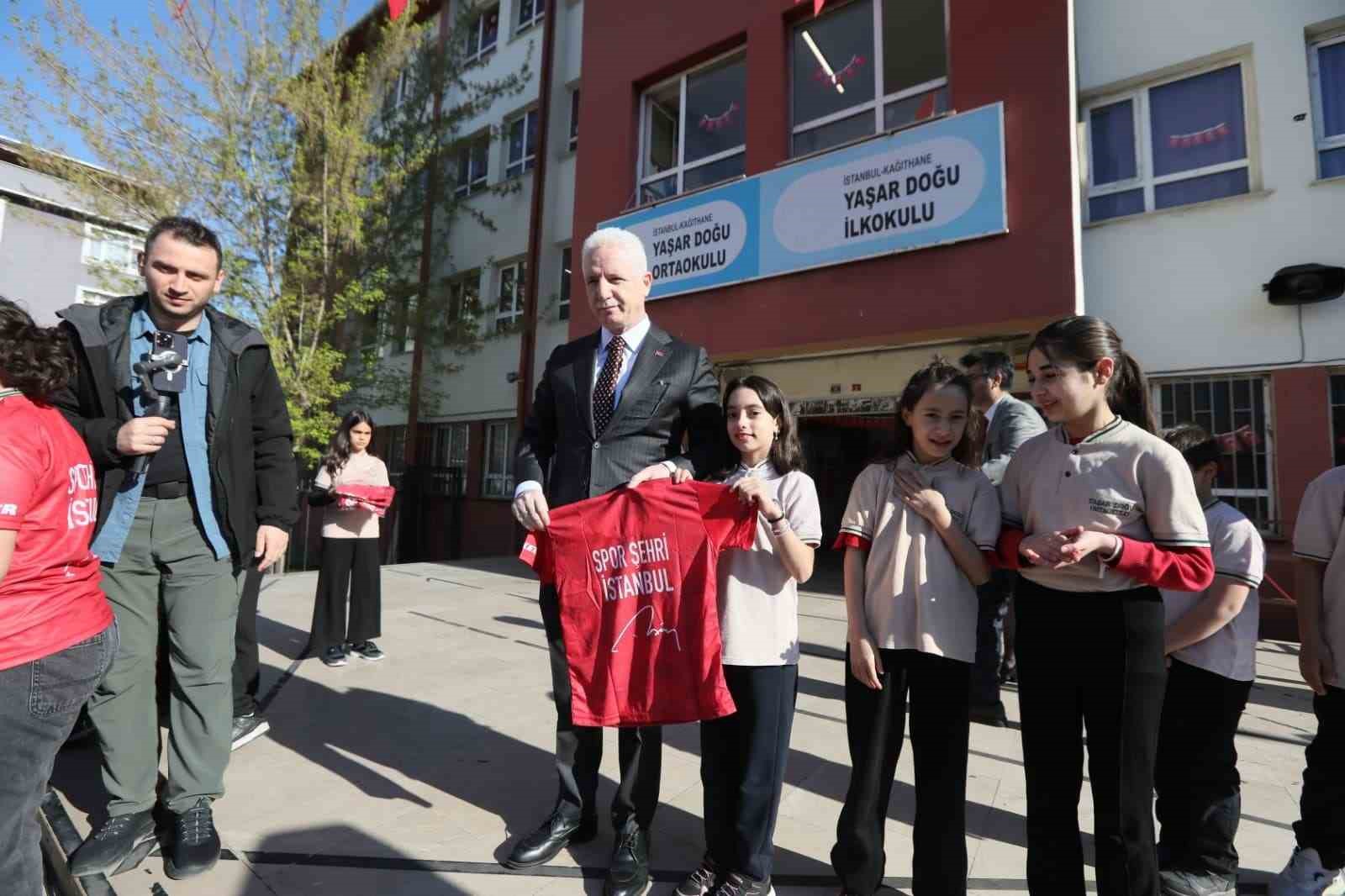 istanbul valisi davut gul istanbulda 1 milyon lisansli sporcu hedefimiz var 5 MdcYU7iP