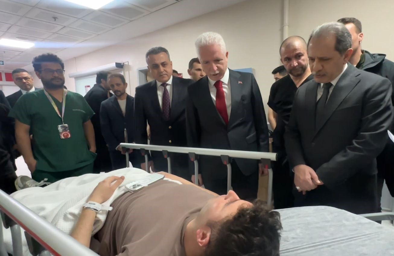 istanbul valisi davut gul yarali polis memurlarini ziyaret etti 1 4XGTLBgI