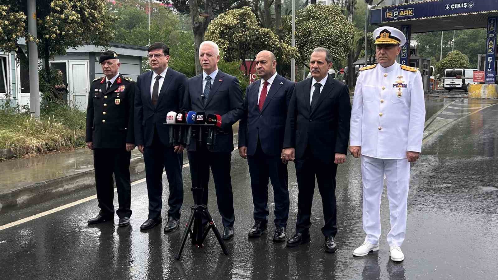 İstanbul Valisi Gül, bayram tedbirlerini açıkladı: "44 bin kişiye yakın arkadaşımız 7 gün 24 saat görev yapacak" 4 istanbul valisi gul bayram tedbirlerini acikladi 44 bin kisiye yakin arkadasimiz 7 gun 24 EcnIt5z7
