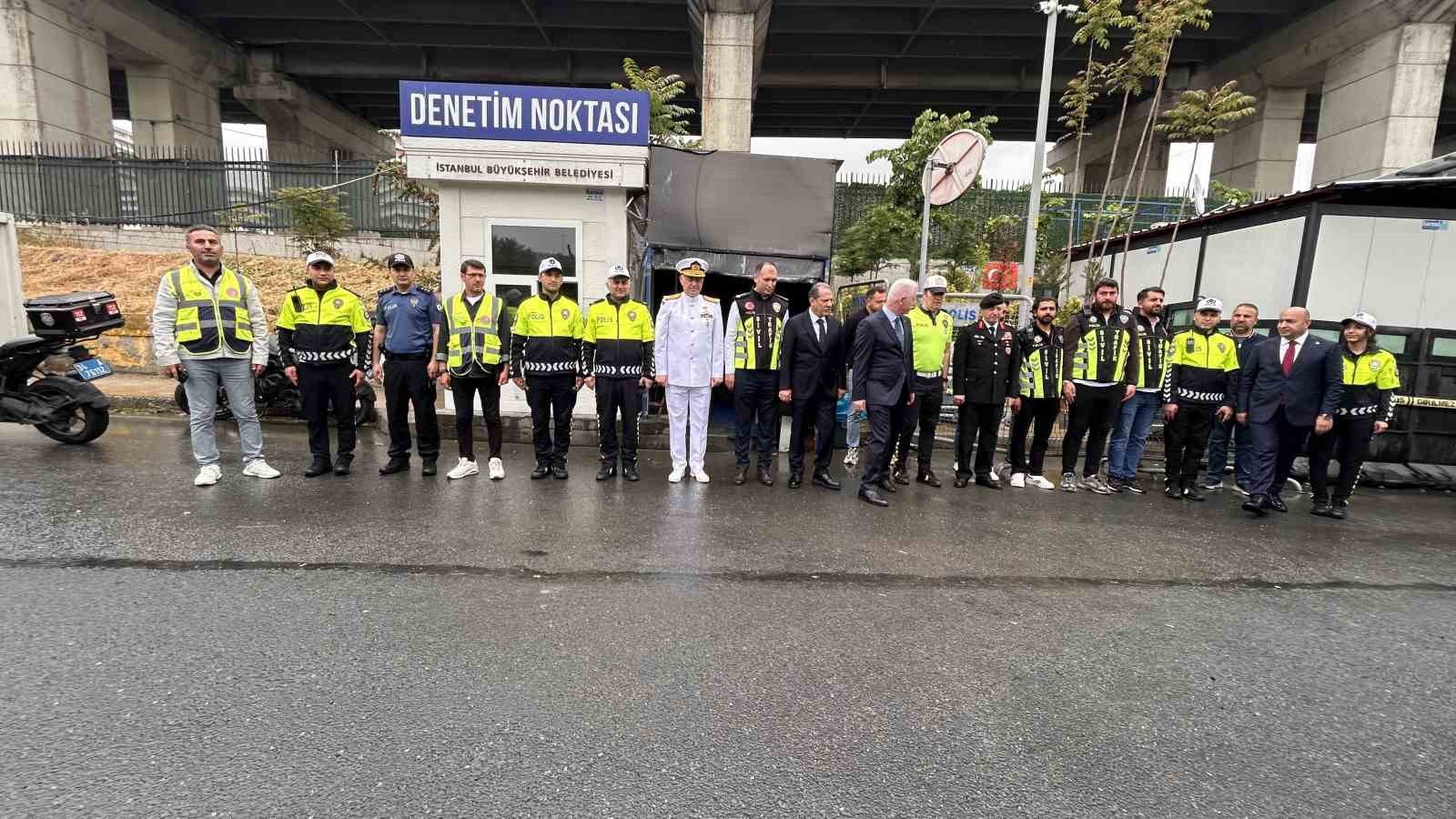 İstanbul Valisi Gül, bayram tedbirlerini açıkladı: "44 bin kişiye yakın arkadaşımız 7 gün 24 saat görev yapacak" 5 istanbul valisi gul bayram tedbirlerini acikladi 44 bin kisiye yakin arkadasimiz 7 gun 24 HGZRyfEJ