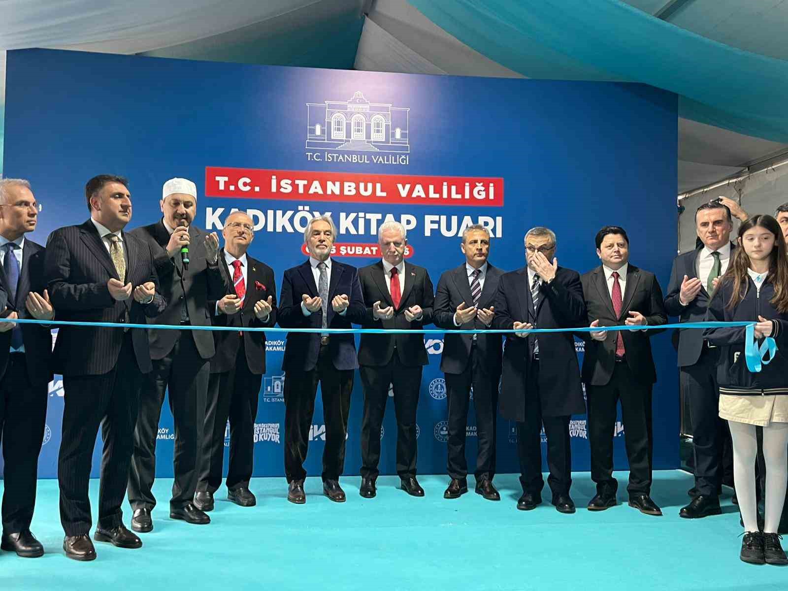 İstanbul Valisi Gül: "İstanbul Valiliği olarak bütün ilçelerimizde kitap fuarı düzenleyeceğiz" 4 istanbul valisi gul istanbul valiligi olarak butun ilcelerimizde kitap fuari duzenleyecegiz 0