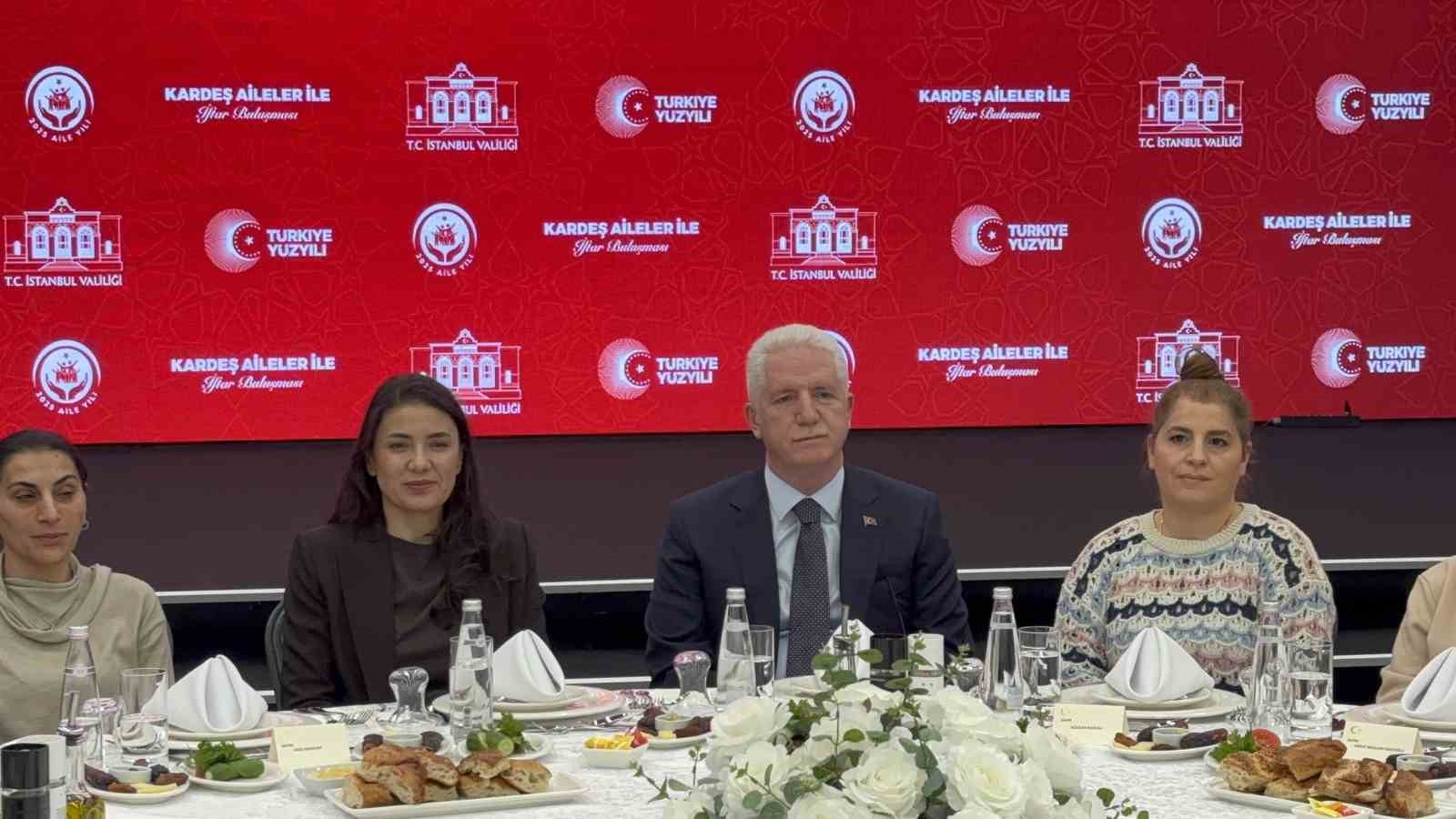 istanbul valisi gul okula giden cocuklara 2 bin tl kantin karti verilecek 1 q3GRe2s9