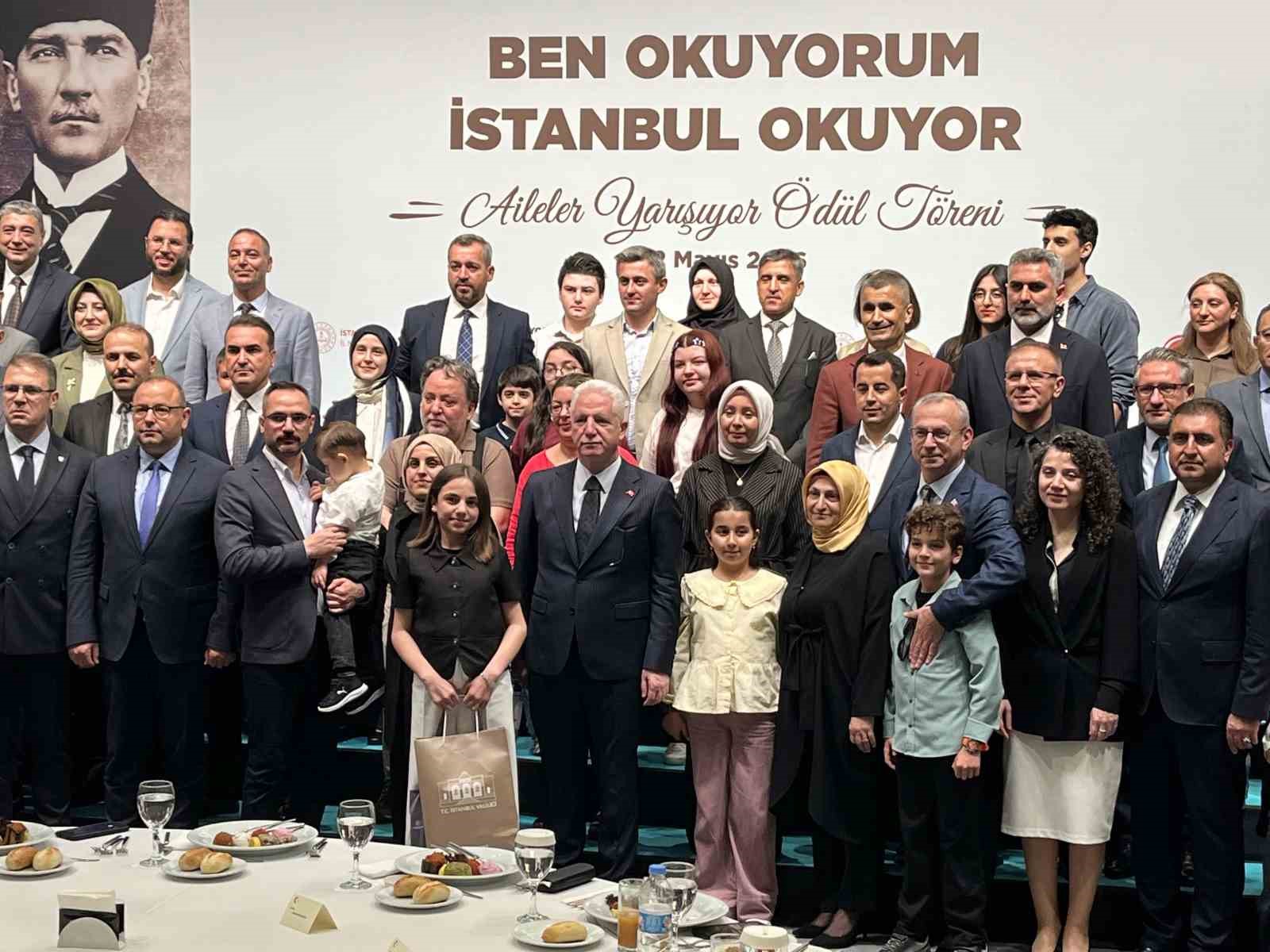 istanbul valisi gul son uc senede sizlerin de destekleriyle 7 milyon 300 bin ilave G9ikZcHu
